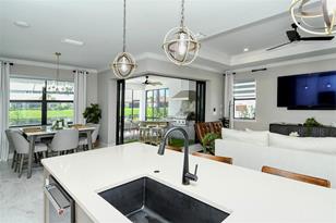 18114 Waterville Pl, Bradenton, FL 34202 - Photo 9