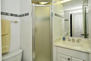 1046 W Peppertree Ln, Sarasota, FL 34242 - Photo 23