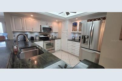 1046 W Peppertree Lane #115B, Sarasota, FL 34242 - Photo 11