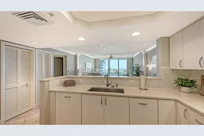 2109 Gulf Of Mexico Drive #1203, Longboat Key, FL 34228 - Photo 17