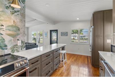 124 Field Avenue, Venice, FL 34285 - Photo 5