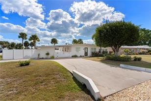 124 Field Ave, Venice, FL 34285 - Photo 3