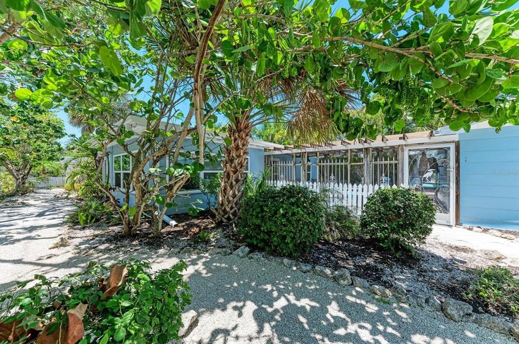 610 Bay Blvd, Anna Maria FL  exterior