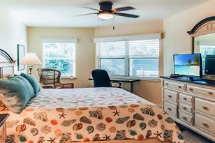 1226 Siesta Bayside Dr, Sarasota, FL 34242 - Photo 11