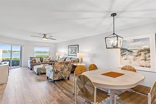 1360 Siesta Bayside Dr, Sarasota, FL 34242 - Photo 13
