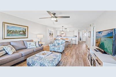 1360 Siesta Bayside Drive #1360-D, Sarasota, FL 34242 - Photo 9