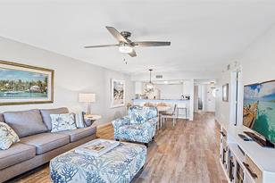 1360 Siesta Bayside Dr, Sarasota, FL 34242 - Photo 9