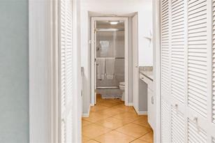 1272 Siesta Bayside Dr, Sarasota, FL 34242 - Photo 13