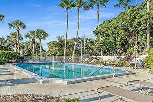 1204 Siesta Bayside Dr, Sarasota, FL 34242 - Photo 17