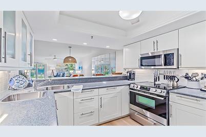 1204 Siesta Bayside Drive #1204-D, Sarasota, FL 34242 - Photo 3