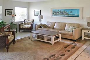 1327 Siesta Bayside Dr, Sarasota, FL 34242 - Photo 3