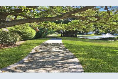 1327 Siesta Bayside Drive #1327-C, Sarasota, FL 34242 - Photo 15