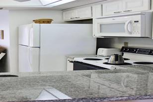 1351 Siesta Bayside Dr, Sarasota, FL 34242 - Photo 7