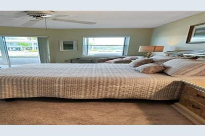 1365 Siesta Bayside Drive #1365-C, Sarasota, FL 34242 - Photo 11