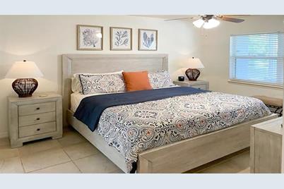 1230 Siesta Bayside Drive #1230-D, Sarasota, FL 34242 - Photo 9