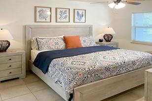 1230 Siesta Bayside Dr, Sarasota, FL 34242 - Photo 9