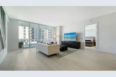 301 Quay Commons Drive #704, Sarasota, FL 34236 - Photo 7