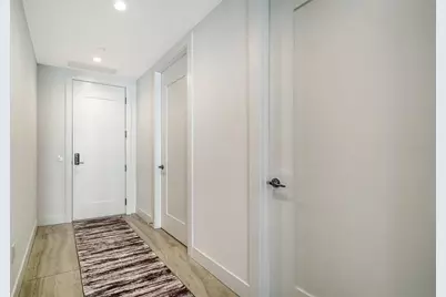301 Quay Commons Drive #704, Sarasota, FL 34236 - Photo 3
