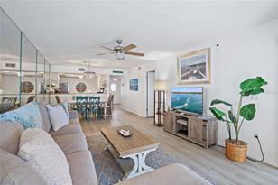 1374 Siesta Bayside Dr, Sarasota, FL 34242 - Photo 9