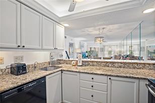 1374 Siesta Bayside Dr, Sarasota, FL 34242 - Photo 15