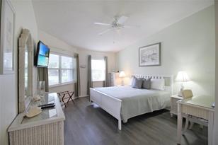 1260 Siesta Bayside Dr, Sarasota, FL 34242 - Photo 25
