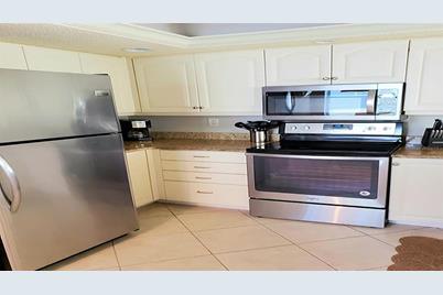 1340 Siesta Bayside Drive #1340-C, Sarasota, FL 34242 - Photo 11