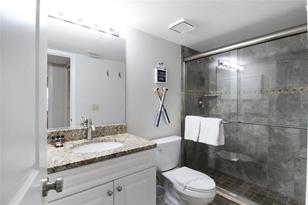 1338 Siesta Bayside Dr, Sarasota, FL 34242 - Photo 35