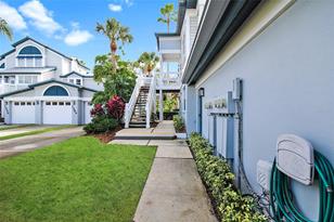 1338 Siesta Bayside Dr, Sarasota, FL 34242 - Photo 3