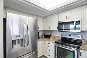 1389 Siesta Bayside Dr, Sarasota, FL 34242 - Photo 17