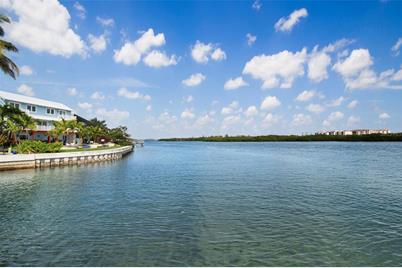 1389 Siesta Bayside Drive #1389-F, Sarasota, FL 34242 - Photo 5