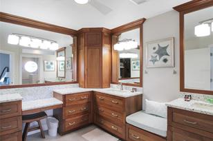 1389 Siesta Bayside Dr, Sarasota, FL 34242 - Photo 49