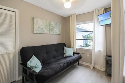 1326 Siesta Bayside Drive #1326-D, Sarasota, FL 34242 - Photo 5