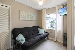 1326 Siesta Bayside Dr, Sarasota, FL 34242 - Photo 5