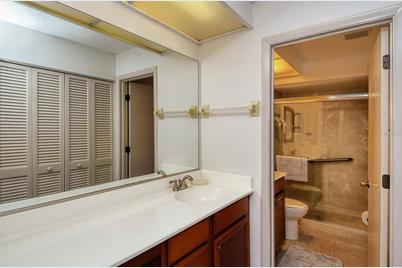 3131 Windrush Bourne #22, Sarasota, FL 34235 - Photo 27