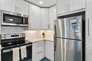 1343 Siesta Bayside Dr, Sarasota, FL 34242 - Photo 13