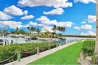 1343 Siesta Bayside Drive #1343-C, Sarasota, FL 34242 - Photo 5