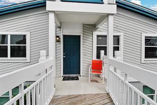 1343 Siesta Bayside Dr, Sarasota, FL 34242 - Photo 7