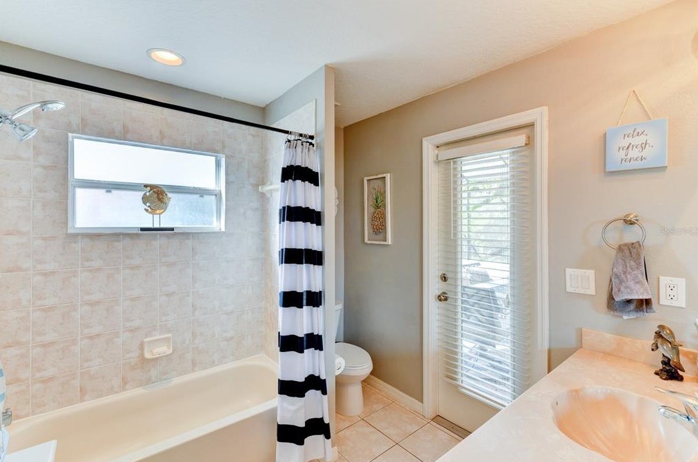 6188 46 St, Bradenton FL  34203-6302 exterior