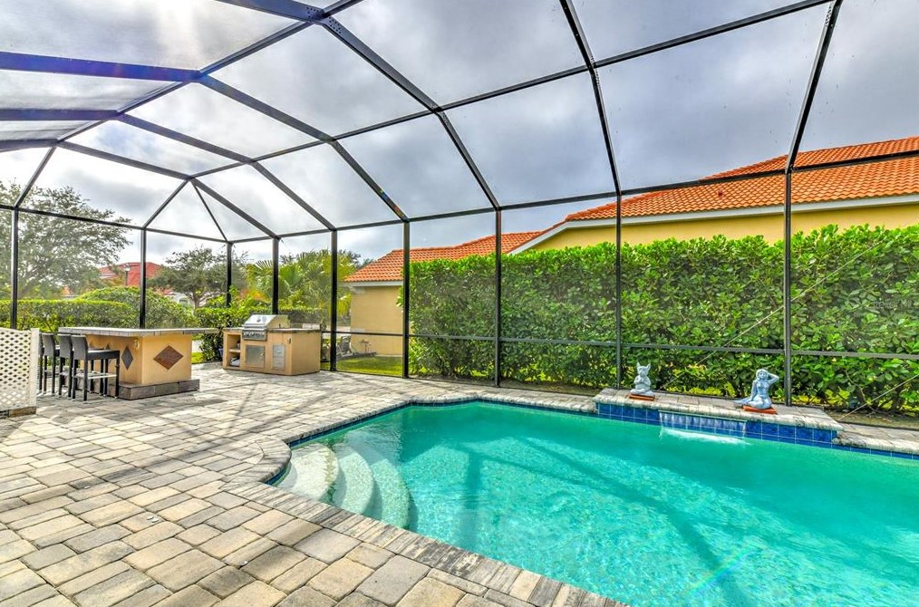 6188 46 St, Bradenton FL  34203-6302 exterior