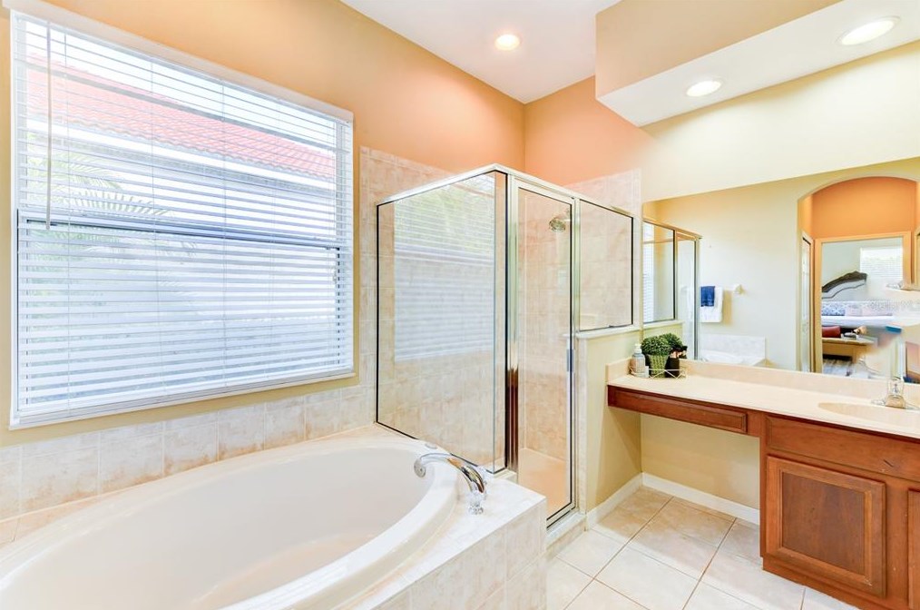 6188 46 St, Bradenton FL  34203-6302 exterior