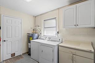 2572 Jefferson Cir, Sarasota, FL 34239 - Photo 33