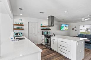 2572 Jefferson Cir, Sarasota, FL 34239 - Photo 13