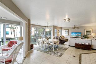 1366 Siesta Bayside Dr, Sarasota, FL 34242 - Photo 13