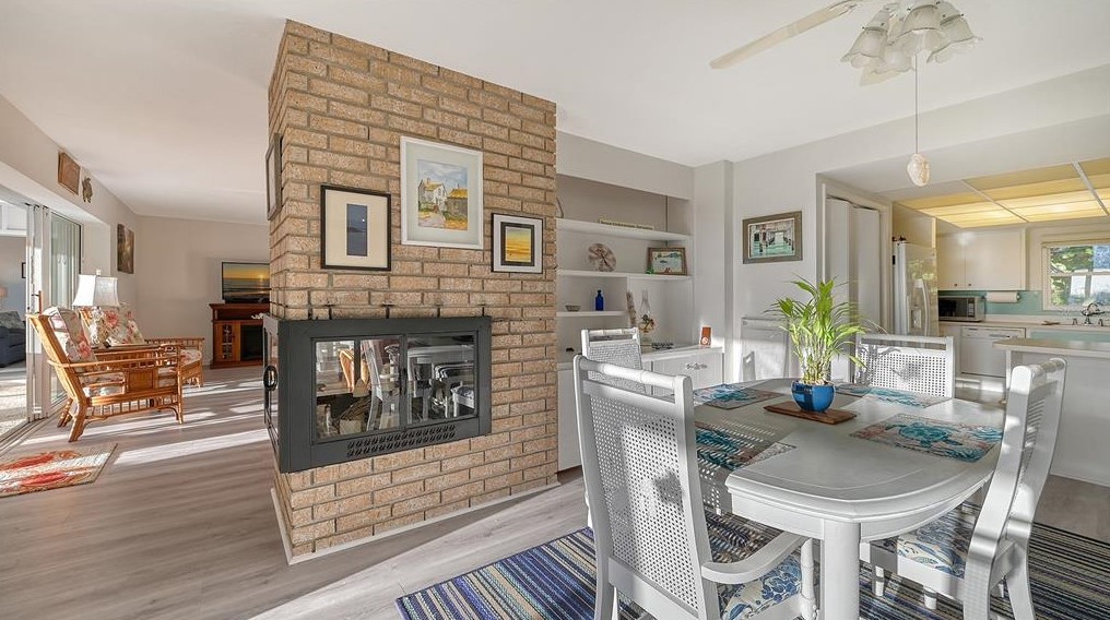 406 Casey Ky Rd, Nokomis FL 34275-3372 exterior