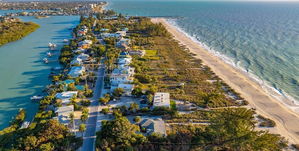 406 Casey Ky Rd, Nokomis FL 34275-3372 exterior