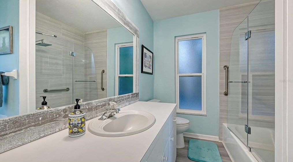 406 Casey Ky Rd, Nokomis FL 34275-3372 exterior