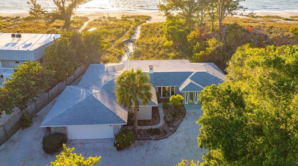 406 Casey Ky Rd, Nokomis FL 34275-3372 exterior