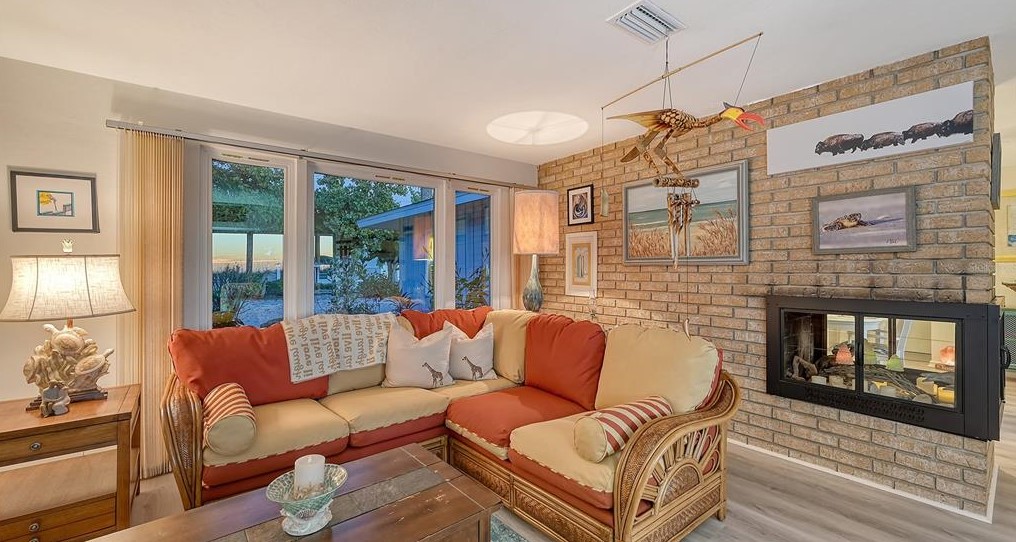 406 Casey Ky Rd, Nokomis FL 34275-3372 exterior