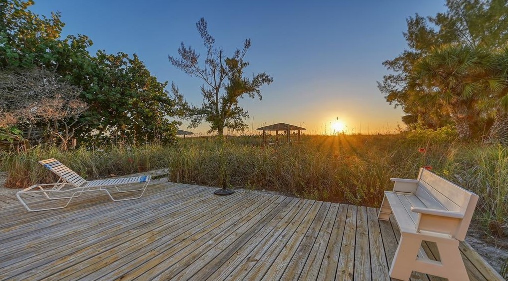 406 Casey Ky Rd, Nokomis FL 34275-3372 exterior