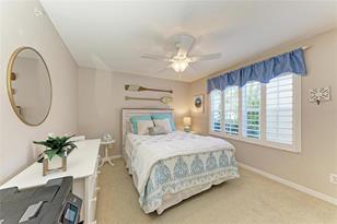 821 Montrose Dr - Photo 19